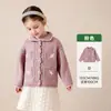 Ropa Infantil Amira 2026 Otoño Nuevo Cárdigan de Punto Bordado con Solapa para Niñas Abrigo Suéter Suave para Niños