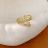 Anillo abierto de tres capas con incrustaciones de circonita, sensación de lujo ligero y alta gama, anillo para el dedo índice, diseño de nicho, versátil y adecuado para todas las ocasiones, accesorio para la mano de mujer