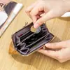 Bolsa para Monedas Nueva Retro Personalizada para Mujer Billetera Corta de Piel Genuina Bolso para Monedas con Hebilla Mini Bolso para Cosméticos