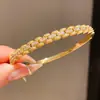 Pulsera de Cadena Cuadrada con Hebilla de Circonia Chapada en Oro Real de 18K Pulsera de Lujo Ligero con Tacto de Alta Gama Joyería de Mano de Temperamento Moderno para Mujeres