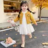 Conjunto de vestido cárdigan con lazo de gato estilo coreano para niñas, nuevo y elegante conjunto de dos piezas para niñas pequeñas 2026