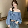 Top azul de manga larga ajustado con lunares, hombros descubiertos, estilo americano dulce y sexy