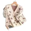 Colección nueva Otoño/Invierno 2026: cárdigan de punto, estilo dulce, bordado, con abalorios, cuello en V, corte holgado, prenda exterior para mujer, moderno