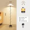 [Outlet de Fábrica] Luminária de Chão Plissada com Prateleira de Armazenamento Integrada para Sala de Estar, Sofá, Mesa de Centro, Luminária de Mesa Vertical, Quarto, Cabeceira