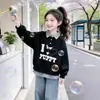 Moletom Feminino Estilo Primavera e Outono Tendência Infantil Primavera Casual Camisa Básica Falso Duas Peças Estilo College para Crianças Mais Velhas