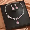 Estilo Palacio Francés Pendientes de Zirconia con Forma de Gota Collar Cadena para Clavícula de Lujo Ligero Gama Alta Set de Joyería Exagerado Personalizado