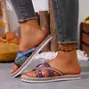 2025 Verano Nuevo Estilo Planas Casuales Versátiles Ligeras Cómodas Florales Grafiti Chanclas para Mujer Al por Mayor