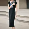 26 Años de Nuevos Estilos de Primavera y Verano: Vestido de Punto con Bufanda de Seda de Hielo de Cuello Solapa, Vestido de Manga Corta para Mujer con Bloques de Color de Cintura Alta de Corte A de Longitud Media