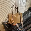 Bolso tote de nailon para mujer, gran capacidad, adecuado para el verano, se puede llevar cruzado, nuevo bolso de hombro versátil vintage 2026