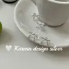 Pendientes lindos estilo japonés y coreano, plata de ley S925, pendientes de botón simples con lazo, frescos y dulces, adecuados para el uso diario y versátiles