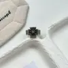 Anillo cruzado ancho de personalidad geométrica vintage desgastado nuevo para mujer, anillo abierto ajustable de nicho moderno microincrustado