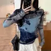 Camiseta Artística y Elegante de Manga Larga para Mujer, Nuevo Top Base Ajustado con Protección Solar para el Verano 2025