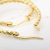Pendientes de acero de titanio con forma de anillo sencillo, modernos y elegantes, de moda, ligeros, de lujo, chapados en oro de 18 quilates para mujer.
