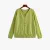 Top de punto colorido de botones, medio abierto en el pecho, para mujer de talla grande, estilo otoño 2026, versátil y rejuvenecedor, top corto para mujer de talla grande 23711