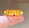 Anel de Resina Dourado em Latão Esmaltado Cor Vermelho Azul para Mulheres Toque de Luxo Leve High-End Anel para Dedo Indicador Mesmo Estilo que o Anel para Dedo Indicador da Loja de Ouro