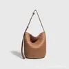 Bolso Tejido a Mano para Mujer 2026 Estilo Nuevo Bolso de Hombro de Cuero Suave Bolso Cruzado Tipo Cubo Bolso Tote Bolso de Vacaciones Casual para Mujer