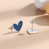 Versión coreana de mini pendientes negros en forma de corazón para mujer, plata de ley 925, pendientes de amor al por mayor, pequeños agujeros para las orejas, selección libre para dormir