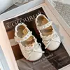 Zapatos de Princesa para Niñas 2026 Otoño Nuevos Zapatos Pequeños de Cuero para Niñas Bebés Suela Suave Zapatos Individuales de Perla