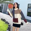 Suéter redondo de dos tonos para hombre, nuevo estilo invierno 2026, suéter holgado con estampado de corazón, tejido base, conjunto de pareja, genial para salir