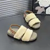 Sandalias de mujer tipo mule de moda con diseño de una sola tira, colección otoño/invierno 2026, con material mullido y estilo inspirado en Birkenstock