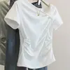 Camiseta de Verão Plus Size com Ombro Assimétrico e Manga Curta para Mulheres 2026 Novo Estilo Slim Fit Valoriza Mulheres Curvilíneas Top que Esconde a Barriga