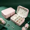Caja de exhibición de joyería de PU de fábrica, caja de joyería de alta gama personalizada, caja de regalo de gran capacidad para pendientes, collares y broches