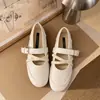 Sapatos femininos elegantes e da moda com fivela de cinto, novo estilo de verão 2026, com sola reta, mocassins que aumentam a altura, sapatos casuais versáteis