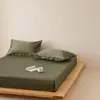 Lençol de baixo com elástico 100% algodão de fibra longa alta contagem peça única trama acetinada cobre de cama 100% algodão capa protetora à prova de manchas e poeira para colchão 1,8 metros