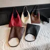 Bolso Retro de Cuero Suave para Mujer, Bolso Tote Versátil para el Hombro, para el Viaje Diario Coreano, Verano 2025