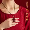 Colgante Pixiu de Tres Monedas de Cinabrio Crudo Estilo Luz de Estrella Cinabrio Morado Dorado Collar del Año del Zodiaco para Hombres y Mujeres Joyería de Regalo Venta al por Mayor