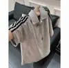 Camisa POLO de verano con rayas laterales, de manga corta para hombre, estilo nuevo, camiseta de manga corta con bloques de color, top holgado estilo americano para pareja