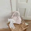 Bolsa de mão transfronteiriça com poás estilo coreano, nova moda outono 2026, bolsa versátil de grande capacidade para ombro e transversal