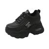 Zapatos de Papá para Mujer 2025 Nuevo Modelo de Primavera Tenis Blancos de Malla con Suelas Gruesas y Aumento Oculto de Altura para Estudiantes Zapatos Deportivos Casuales