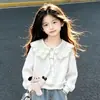 Conjunto de Dos Piezas para Niñas 2026 Moda Dulce Dopamina Camisa con Solapa de Muñeca con Lazo y Jeans, Nuevo para Primavera y Otoño