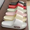 Pantuflas de baño para mujer, para chicas de dormitorio, pantuflas portátiles para hotel y estudiante, pantuflas de baño populares, versátiles, ligeras y modernas