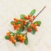 Fruta de Azevinho Artificial com Folhas Redondas, 6 Frutos Vermelhos, Enfeite para Decoração de Casa, Adereço para Arranjo de Flores de Sala de Estar, Biônico