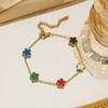 Pulsera Transfronteriza Nueva de Trébol de Cinco Hojas, Lujo Ligero y de Alta Gama, Sencilla Flor de Cinco Hojas Popular Acero de Titanio Nicho Joyería de Mano para Mujeres