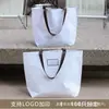 Bolsa de PP tejida de alta calidad bolsa de mano personalizada para tienda de ropa bolsa de mano engrosada bolsa de regalo para reunión anual de exposición cosida duradera