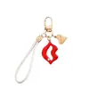 Nuevo Regalo de San Valentín Llavero Colgante Corazón Sensación de Alta Gama Cadena para Teléfono Encanto de Bolso Corazón Accesorio Creativo