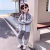 Conjunto Infantil para Meninos Primavera e Outono Vento Esportivo Conjunto de Duas Peças Roupas de Outono para Bebê Roupas Casuais Finas para Exterior Bonitas