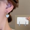 Brincos de imitação de nicho de luxo leve Fritillaria Love Feminino Chic Novo design Sense Fashion Commuter All-match Love Ear Jewelry