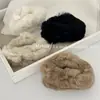 Pinza de Garra de Nube de Piel de Conejo Estilo Coreano con un Acabado de Alta Gama, Pinza de Tiburón Versátil para la Parte Posterior de la Cabeza, Pasador Elegante y de Moda para Mujer