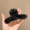 Pinzas para el pelo grandes de otoño e invierno para mujeres con cabello grueso, con un lujoso diseño de felpa, adecuadas para la parte trasera de la cabeza, accesorios para el cabello estilo pinza de tiburón