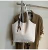 Bolso de hombro de gran capacidad para mujer 2025 invierno nuevo bolso de viaje versátil bolso de axila bolso tote popular de este año marea