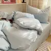 Popular juego de ropa de cama de cuatro piezas, suave y amigable con la piel, lavable a máquina, adecuado para dormitorios individuales de estudiantes, juego de tres piezas, estilo ins simple