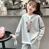 Camiseta Nova de Manga Longa para Meninas Primavera e Outono, Malha Waffle Infantil Falsa Peça Dupla Estilosa Casual Versátil Gola Redonda