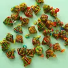 Accesorios para el Festival del Bote del Dragón Bolsitas Perfumadas Bordado Hecho a Mano DIY Tejido de Cuerda de Cinco Colores Zongzi Estilo Antiguo Hojas Iridescentes Accesorios Venta al por Mayor
