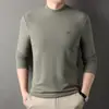Camiseta de veludo dupla face com gola redonda para outono e inverno 2023, nova moda outono e inverno para jovens e meia-idade, manga longa amiga da pele, camiseta para usar por baixo masculina