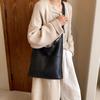 Bolso tote para mujer de gran capacidad, bolso de viaje para ir al trabajo 2023 nuevo diseño nicho de textura de lujo ligero, bandolera bandolera que combina con todo