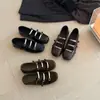 Sapatos Mary Jane Versáteis e Delicados para Mulheres Sapatos de Salto Baixo Únicos Versátil Fivela de Metal Slip-On Retrô Todas as Estações Bico Quadrado Fundo Plano